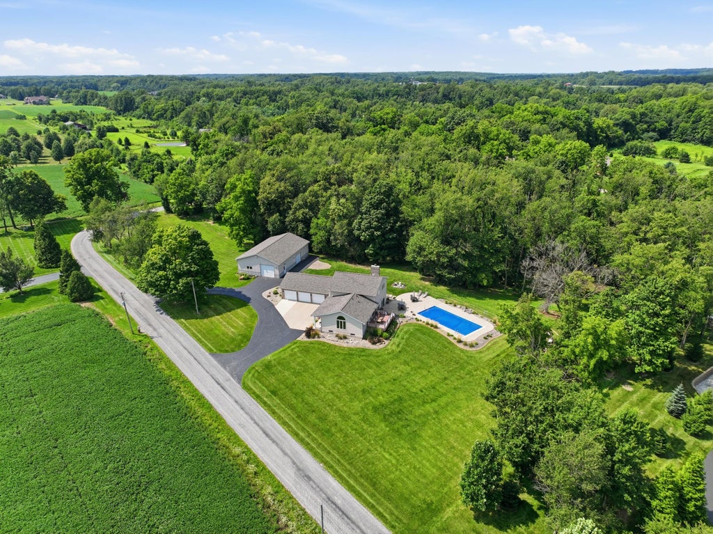 Photo of 463 E 525 N, Valparaiso, IN 46383 (MLS # 843734)