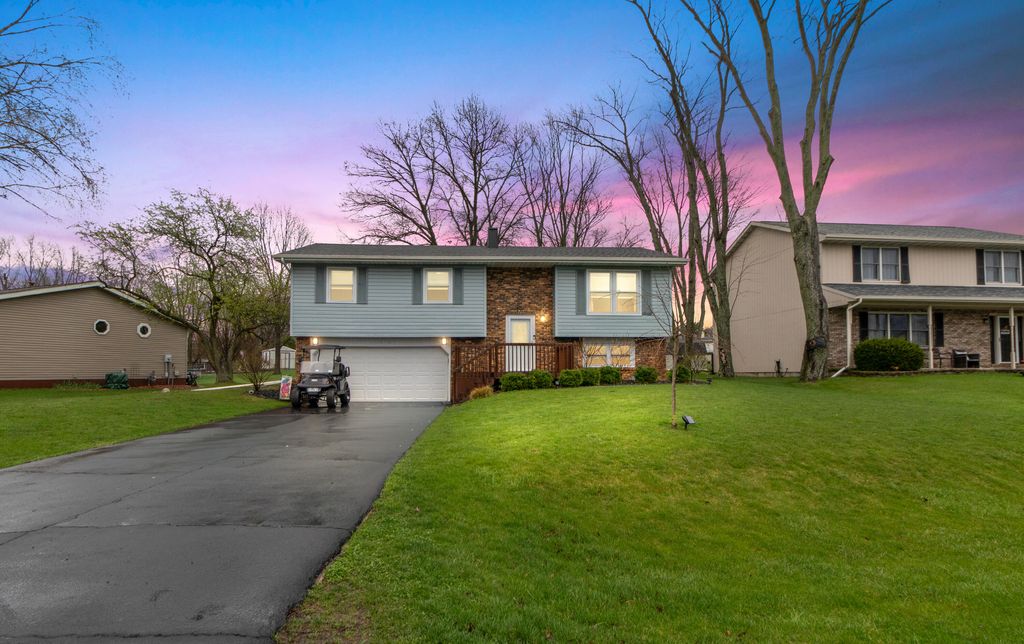 Photo of 1802 Forest Lane, Crown Point, IN 46307 (MLS # 836576)