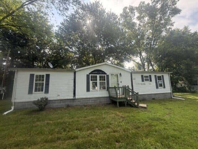 Photo of 6881 NE Suburban Drive, Michigan City, IN 46360 (MLS # 842736)