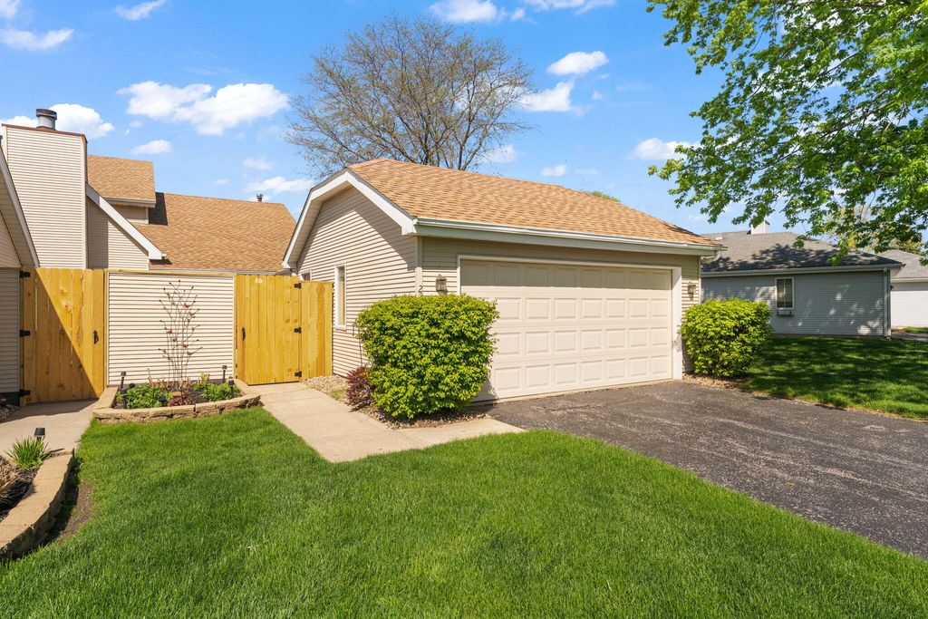 Photo of 230 Holly Lane, Schererville, IN 46375 (MLS # 837797)