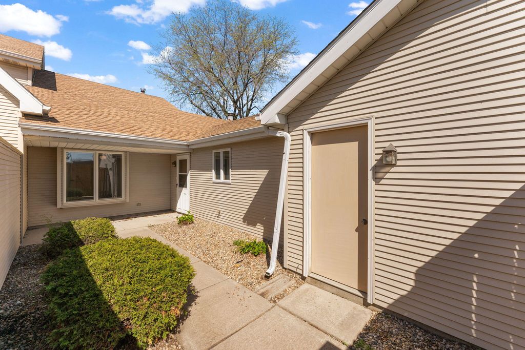 Photo of 230 Holly Lane, Schererville, IN 46375 (MLS # 837797)