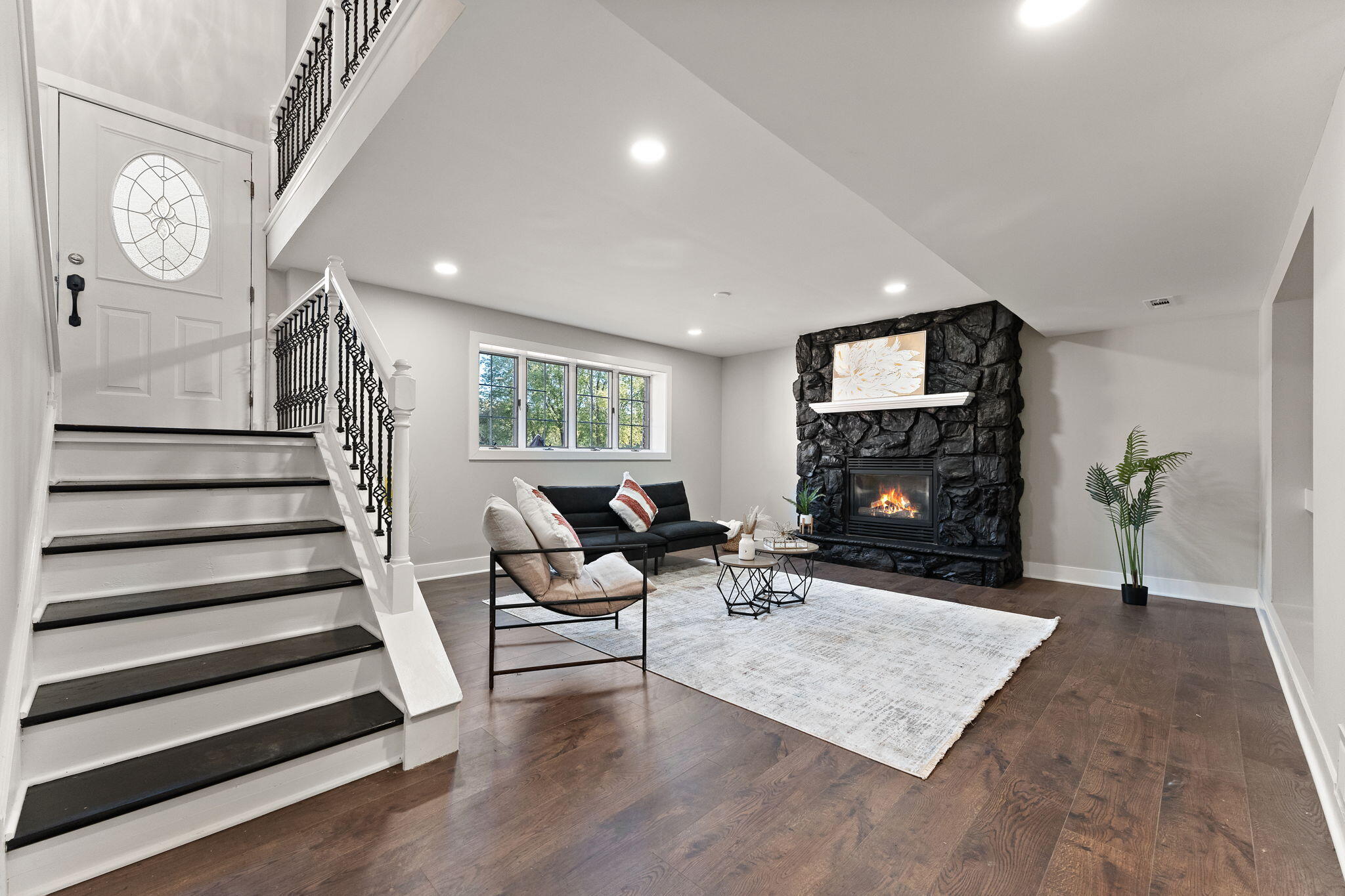 Dyer, Indiana 46311, United States, 4 Bedrooms Bedrooms, ,3 BathroomsBathrooms,Residential,Active,231316