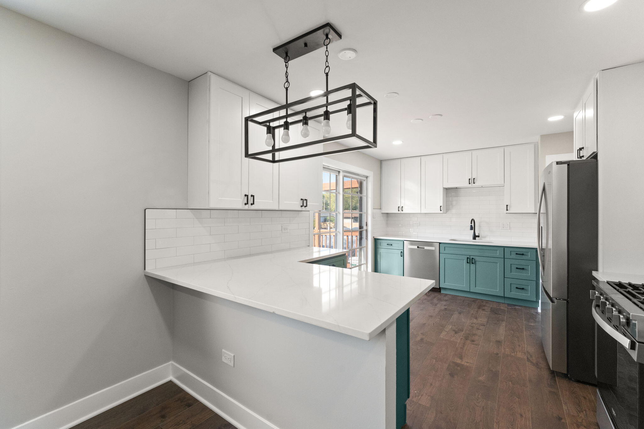 Dyer, Indiana 46311, United States, 4 Bedrooms Bedrooms, ,3 BathroomsBathrooms,Residential,Active,231316