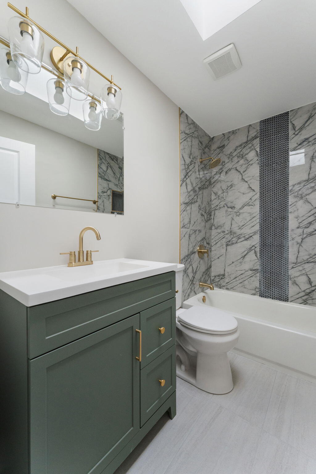 Dyer, Indiana 46311, United States, 4 Bedrooms Bedrooms, ,3 BathroomsBathrooms,Residential,Active,231316