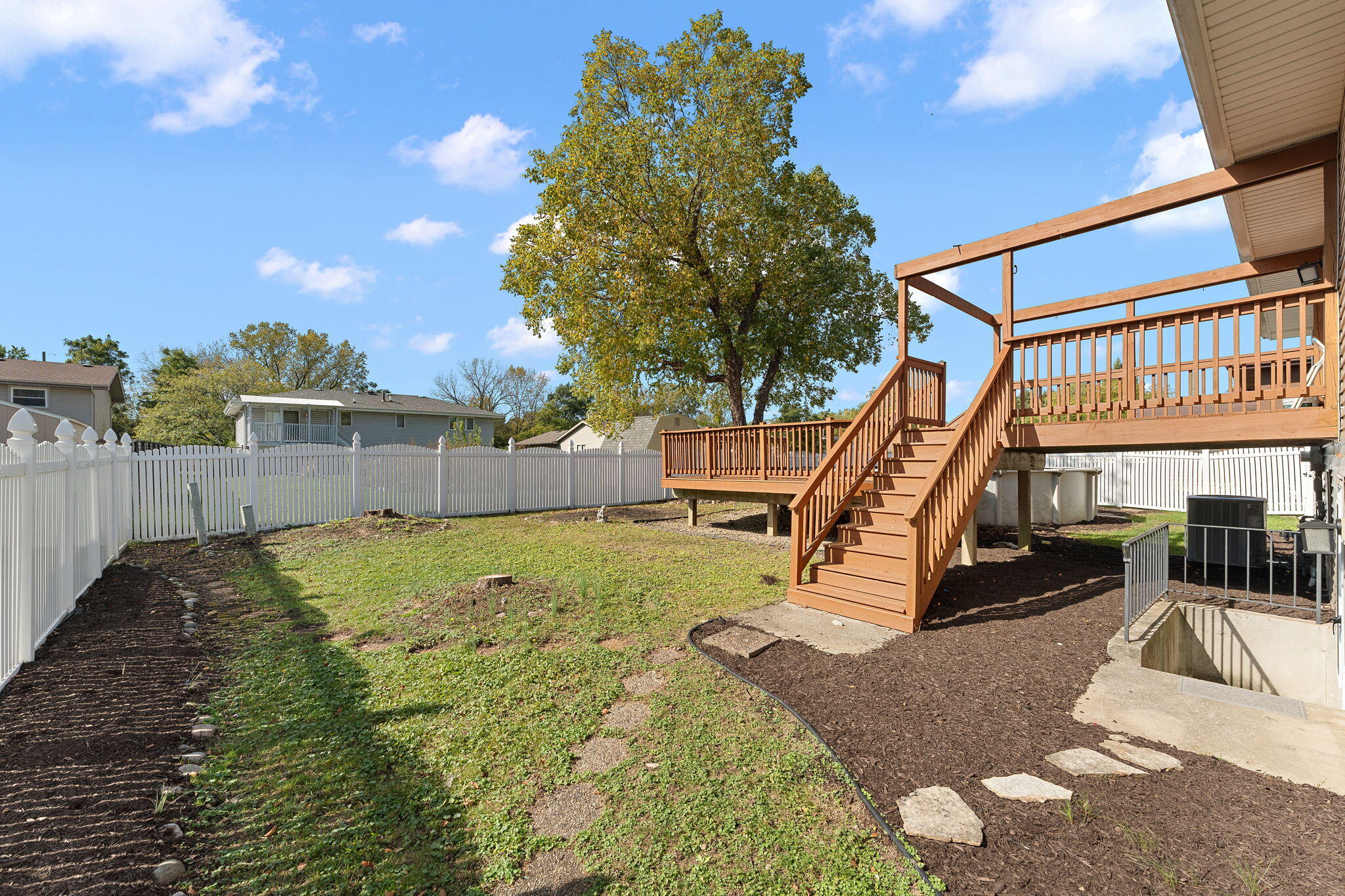 Dyer, Indiana 46311, United States, 4 Bedrooms Bedrooms, ,3 BathroomsBathrooms,Residential,Active,231316