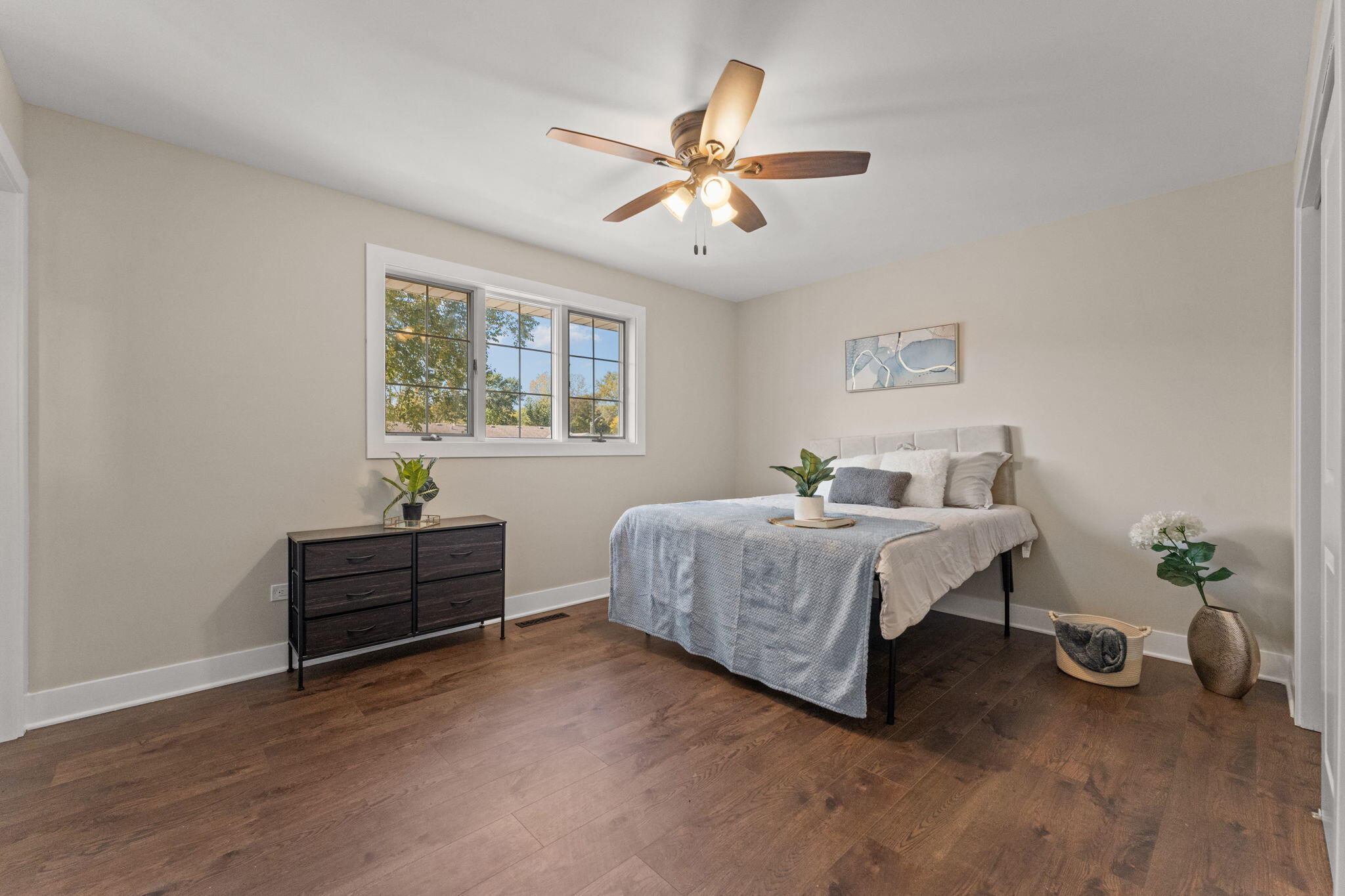 Dyer, Indiana 46311, United States, 4 Bedrooms Bedrooms, ,3 BathroomsBathrooms,Residential,Active,231316