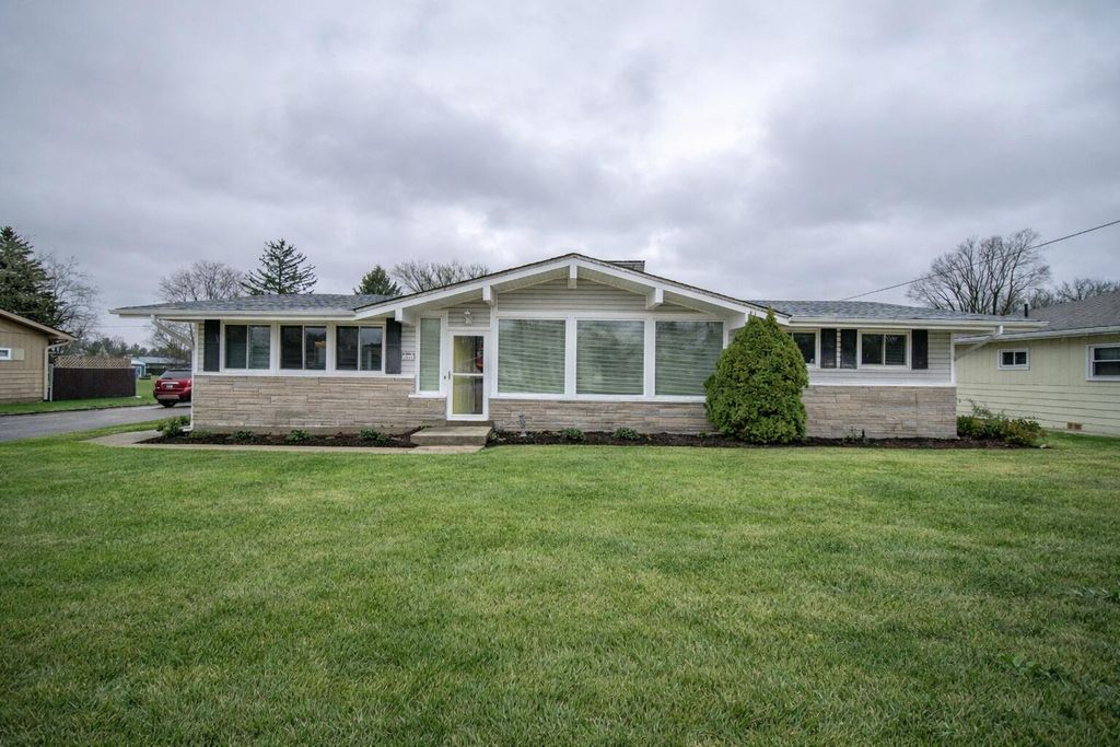 Photo of 2450 S Mary's Lane S, Rensselaer, IN 47978 (MLS # 836552)