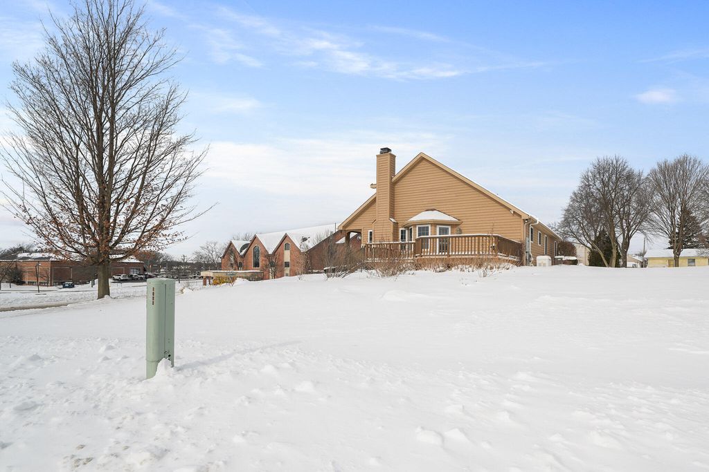 Photo of 1709 Chandana Trail, Valparaiso, IN 46383 (MLS # 833375)