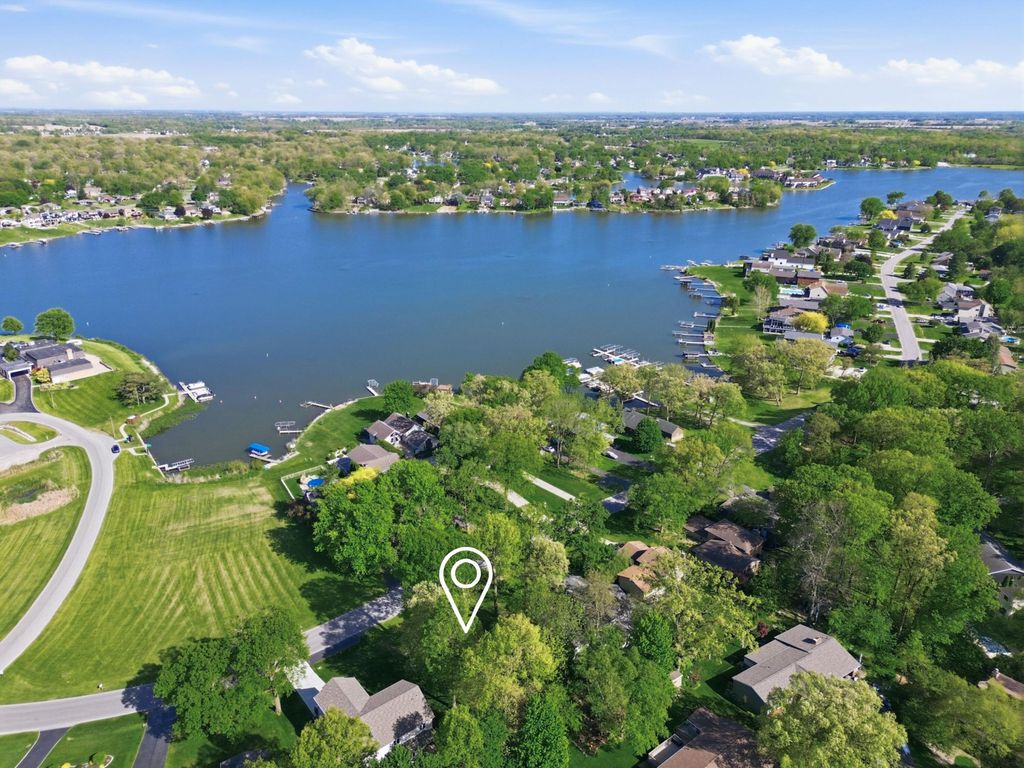 Photo of 3580 W Lakeshore Drive, Crown Point, IN 46307 (MLS # 839299)