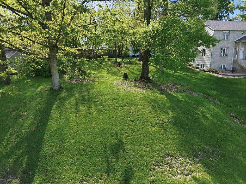 Photo of 3580 W Lakeshore Drive, Crown Point, IN 46307 (MLS # 839299)