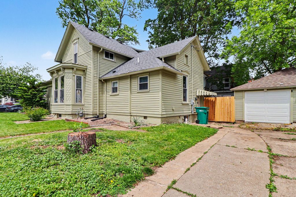 Photo of 215 G Street, La Porte, IN 46350 (MLS # 839347)