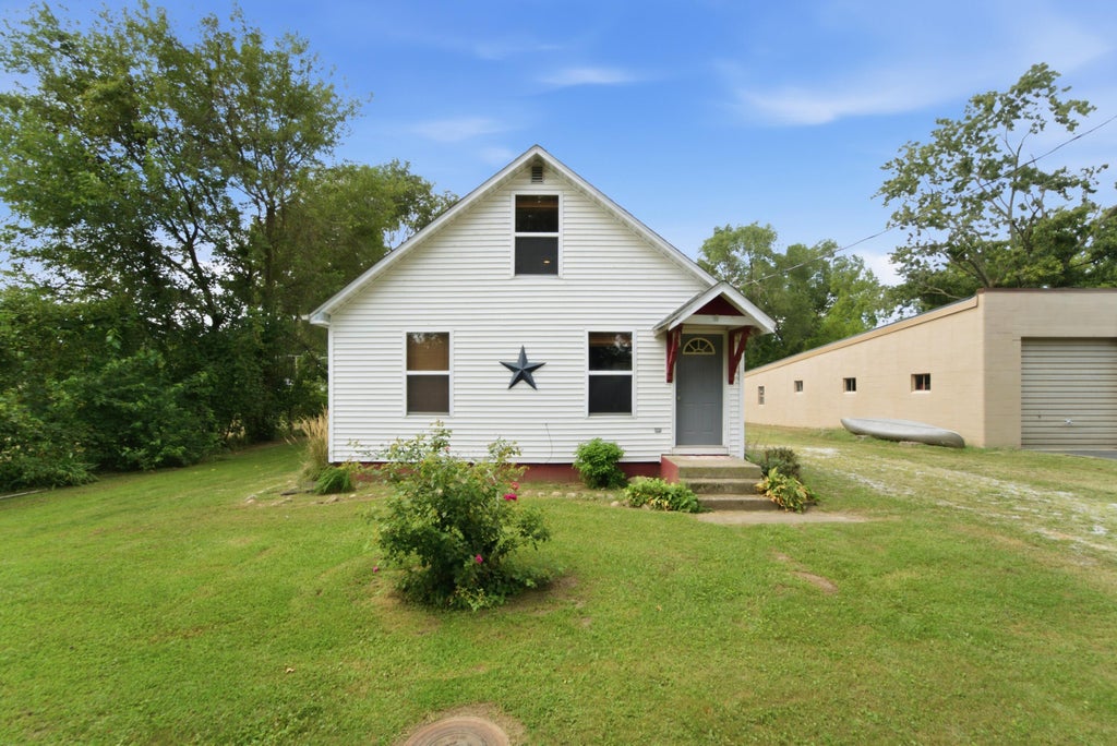 Photo of 708 S Rose Avenue, Kouts, IN 46347 (MLS # 845067)