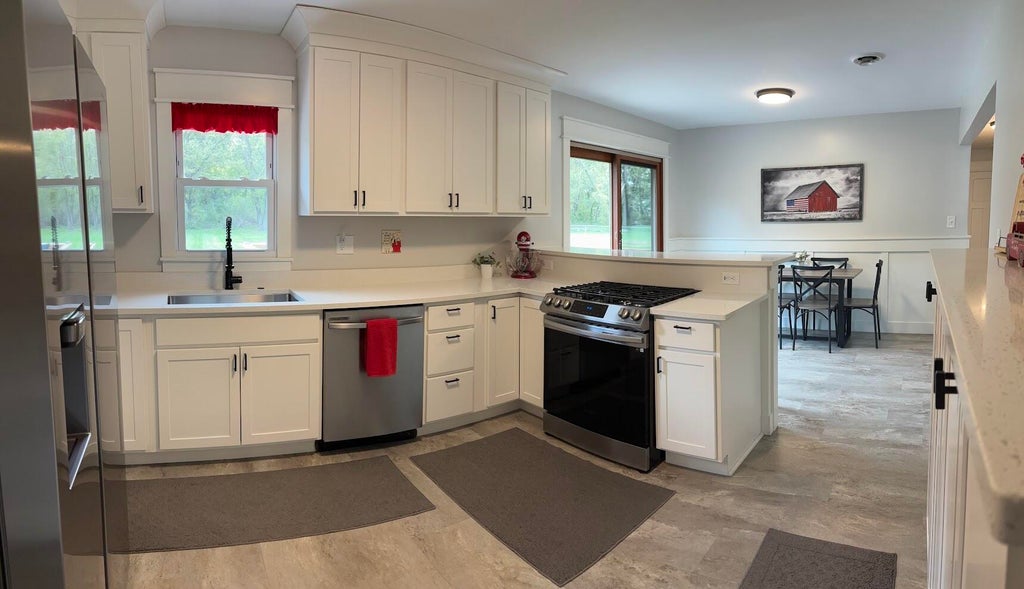 Photo of 1031 N 200 W, Valparaiso, IN 46385 (MLS # 846691)