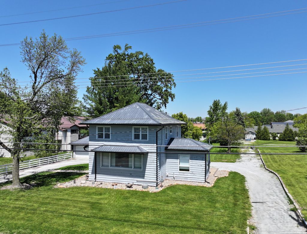 Photo of 321 E 13th Street, Winamac, IN 46996 (MLS # 838667)