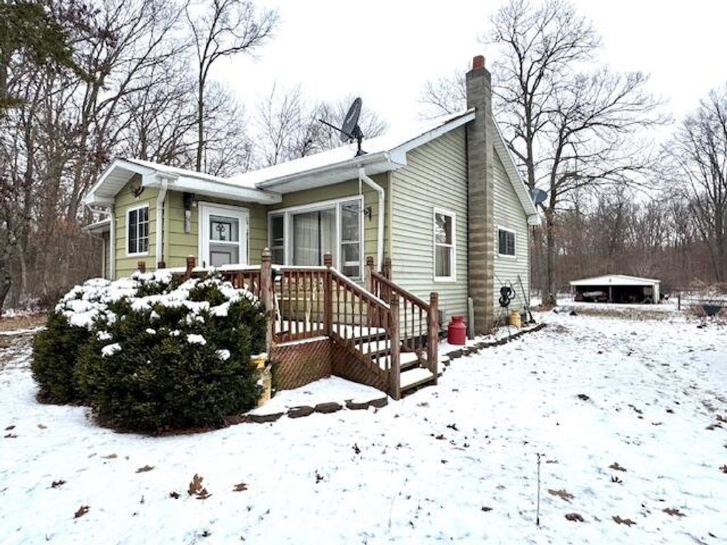 Photo of 10120 E 200 N, Grovertown, IN 46531 (MLS # 834666)