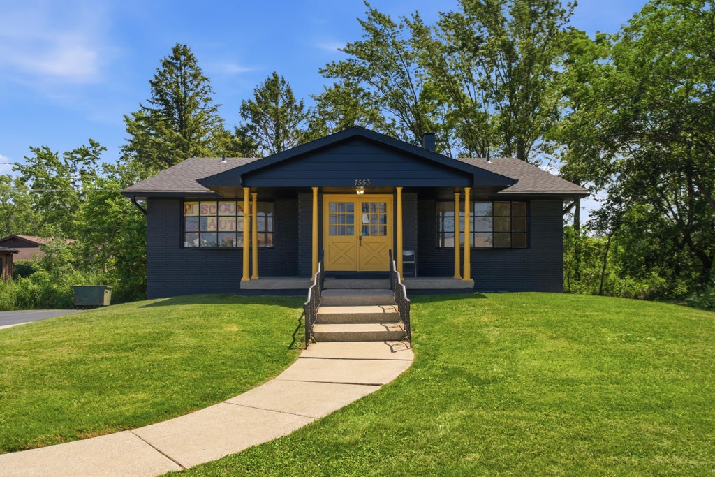Photo of 7553 E Ridge Road, Hobart, IN 46342 (MLS # 841636)