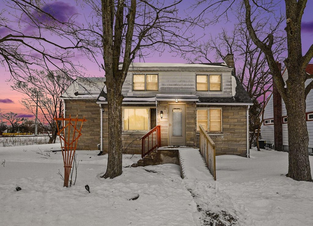 Photo of 606 Hoyt Street, Michigan City, IN 46360 (MLS # 833752)