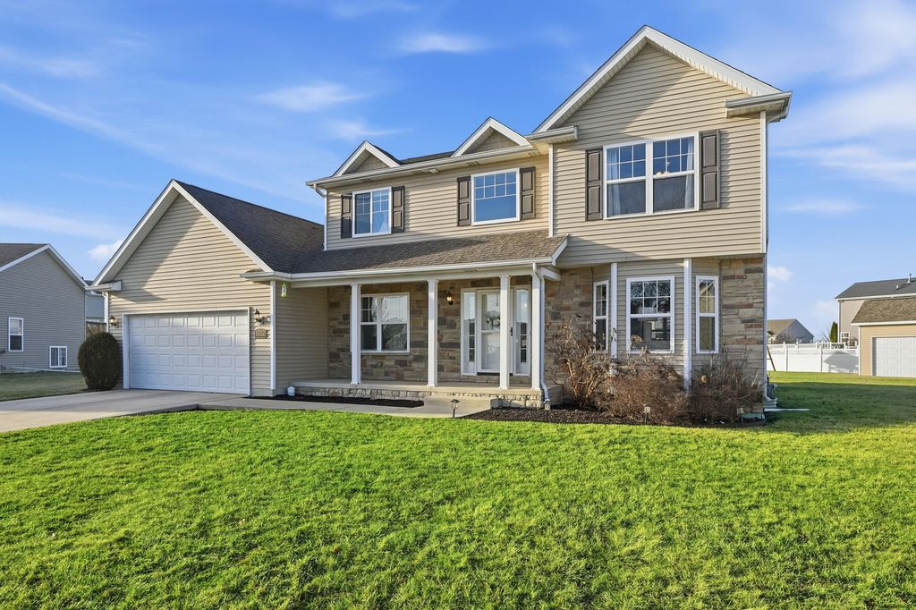 Photo of 17112 Paul Revere Pkwy, Lowell, IN 46356 (MLS # 832900)