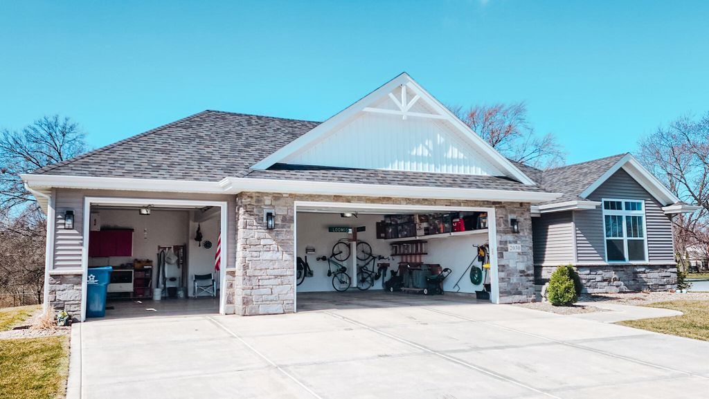 Photo of 2030 Peace Parkway Court, Schererville, IN 46375 (MLS # 835516)