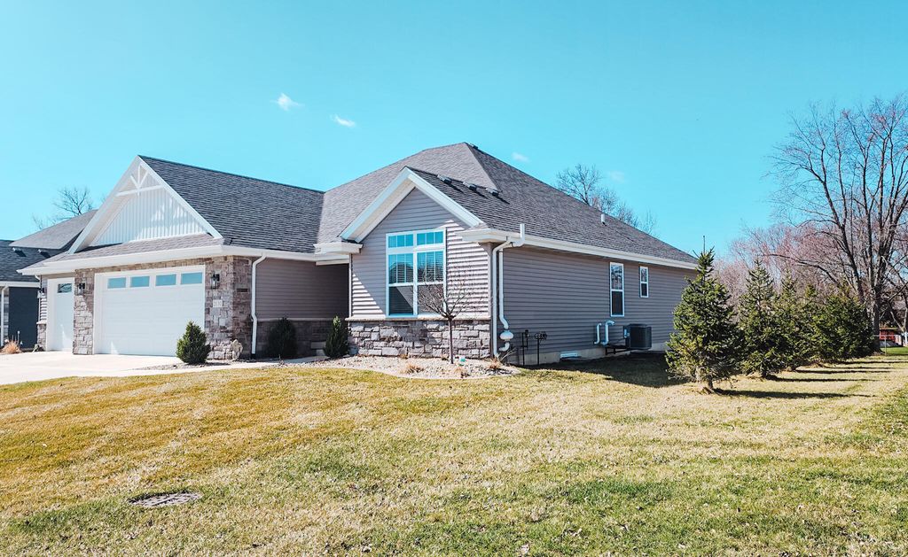 Photo of 2030 Peace Parkway Court, Schererville, IN 46375 (MLS # 835516)