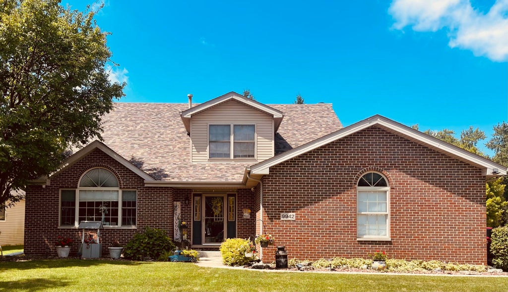 Photo of 9942 Forest Street, Dyer, IN 46311 (MLS # 844475)