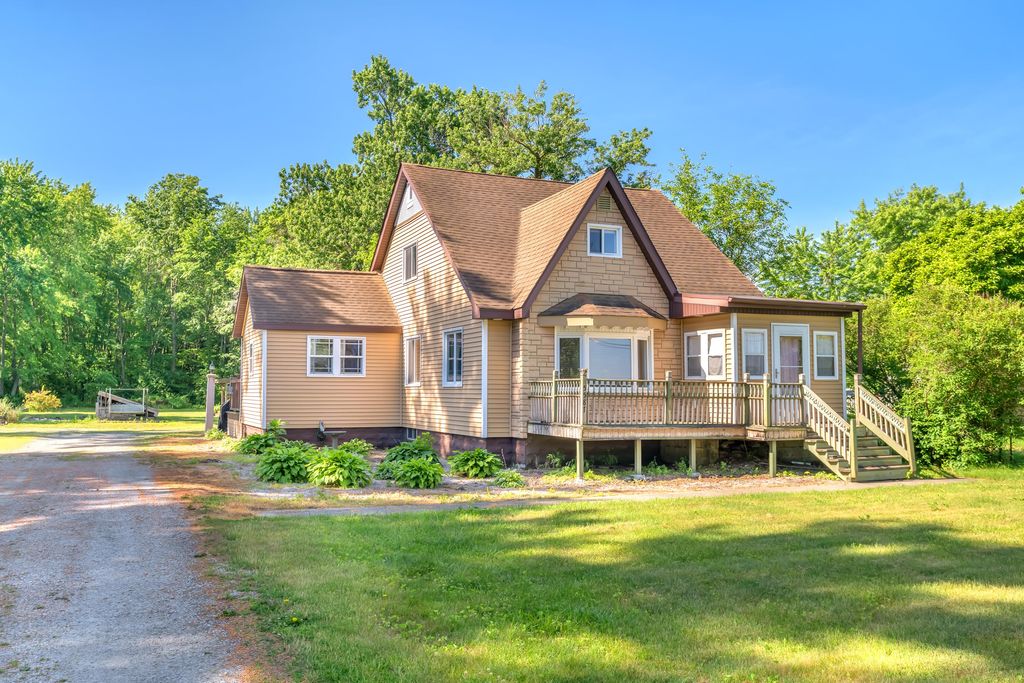 Photo of 5587 W State Road 10, DeMotte, IN 46310 (MLS # 840057)
