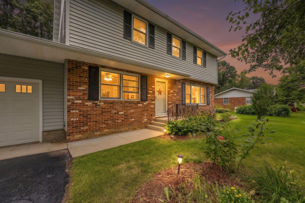 Photo of 1247 Dogwood Drive, Chesterton, IN 46304 (MLS # 845984)