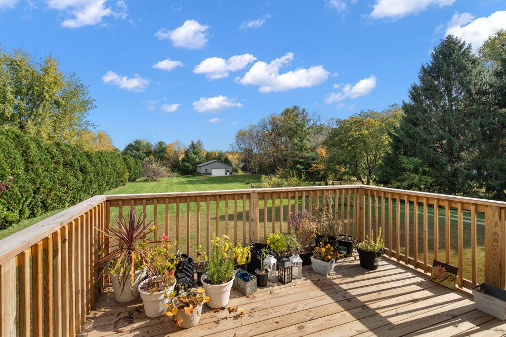 Photo of 261 S 150 E, Valparaiso, IN 46383 (MLS # 847516)