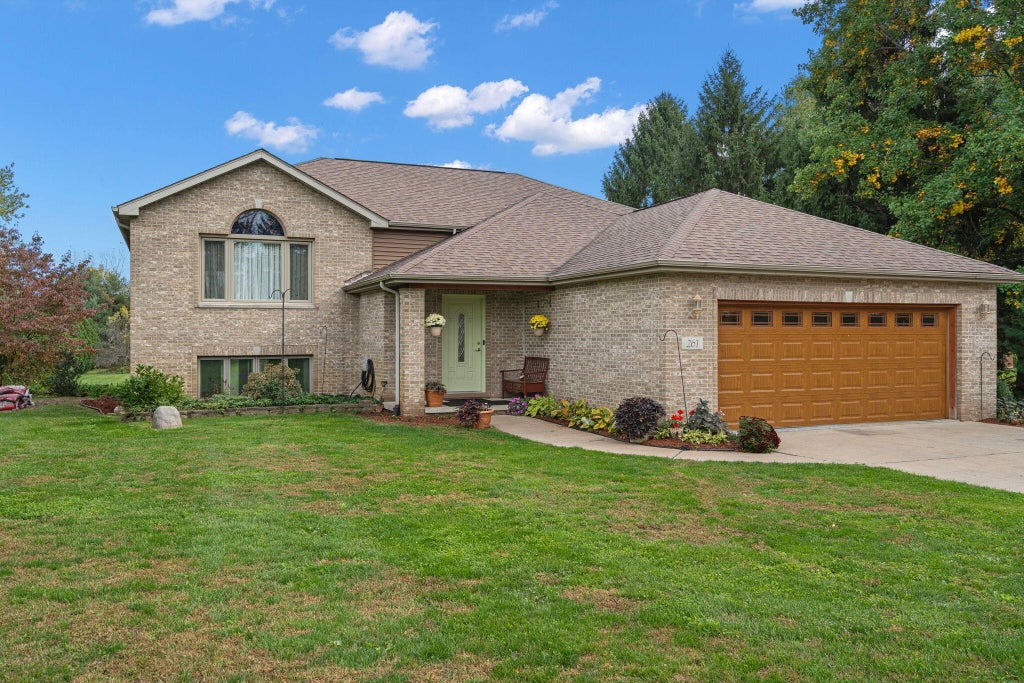 Photo of 261 S 150 E, Valparaiso, IN 46383 (MLS # 847516)