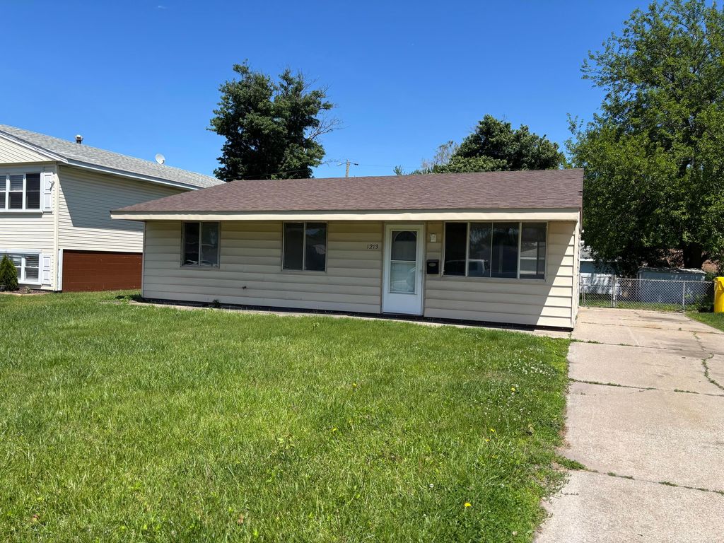Photo of 1213 N Arbogast Street, Griffith, IN 46319 (MLS # 839848)
