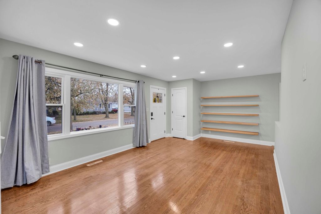 Photo of 3133 Glenwood Street, Highland, IN 46322 (MLS # 831218)