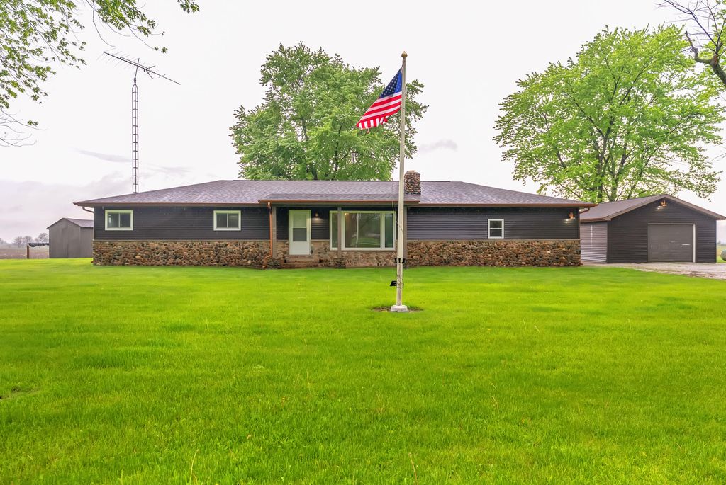 Photo of 2204 S Meridian Road, Morocco, IN 47963 (MLS # 838212)
