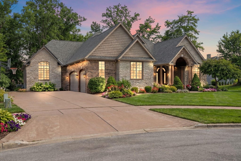 Photo of 1089 George Ade Court, Crown Point, IN 46307 (MLS # 844348)