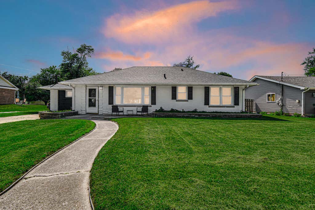 Photo of 1708 Norwood Drive, Griffith, IN 46319 (MLS # 841673)