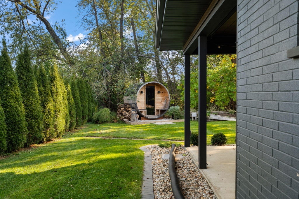 Photo of 9905 Merrillville Road, Crown Point, IN 46307 (MLS # 847377)