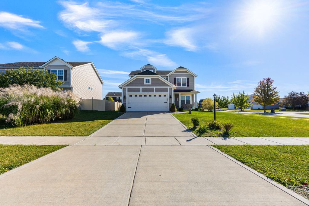 Photo of 527 Chicory Lane, Valparaiso, IN 46385 (MLS # 829431)