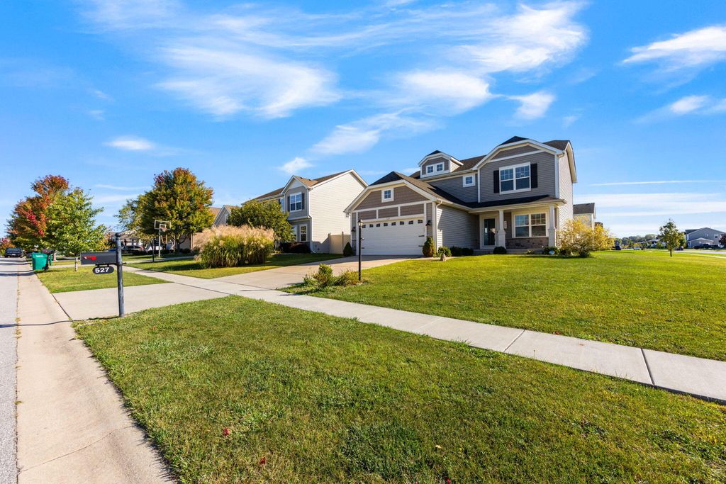 Photo of 527 Chicory Lane, Valparaiso, IN 46385 (MLS # 829431)