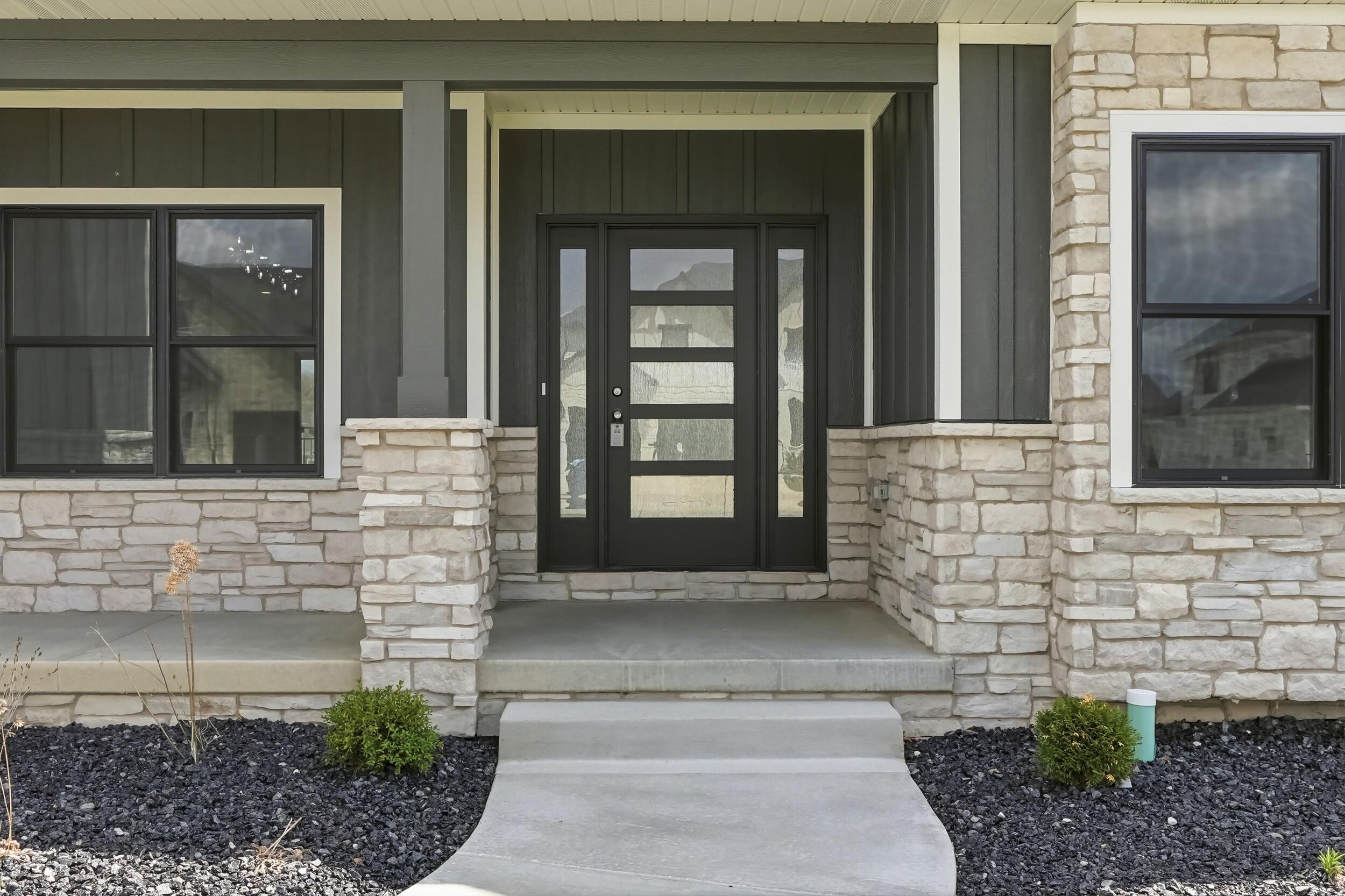 9467 Tall Grass Trail