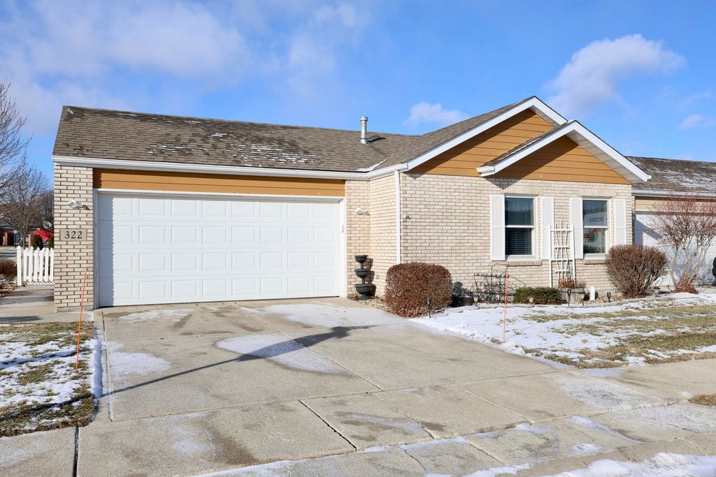 Photo of 322 Valley Court, Lowell, IN 46356 (MLS # 832979)