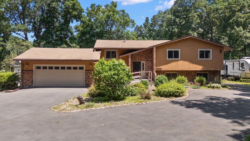 Photo of 1089 N 200 W, Chesterton, IN 46304 (MLS # 841929)