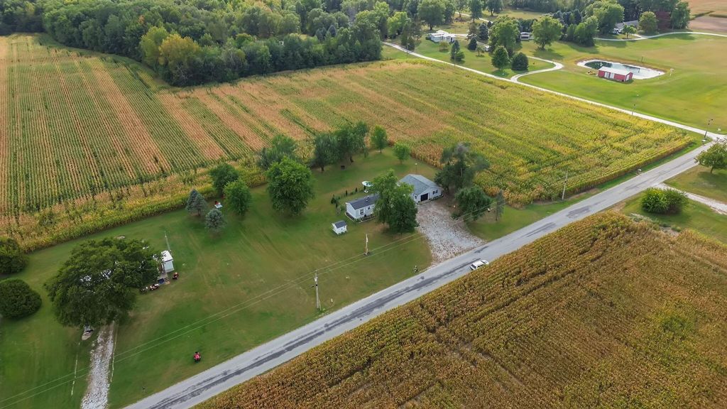 Photo of 15811 County Rd West 200 N, Medaryville, IN 47957 (MLS # 839461)