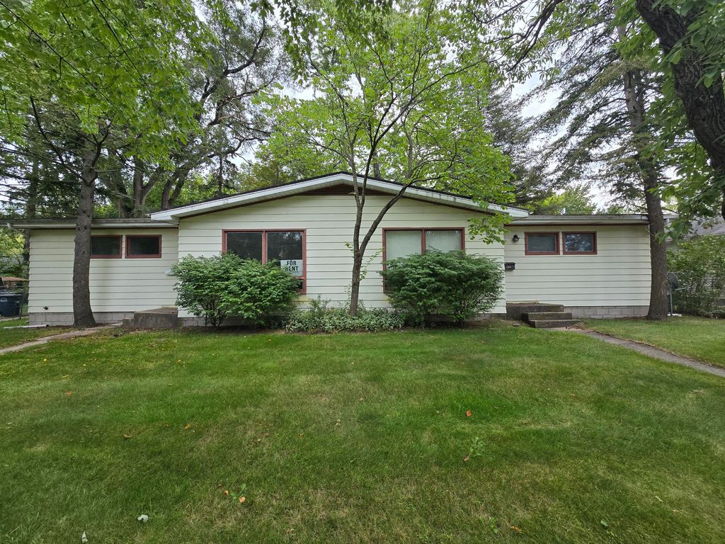 Photo of 721 N Carroll Avenue, Michigan City, IN 46360 (MLS # 836335)