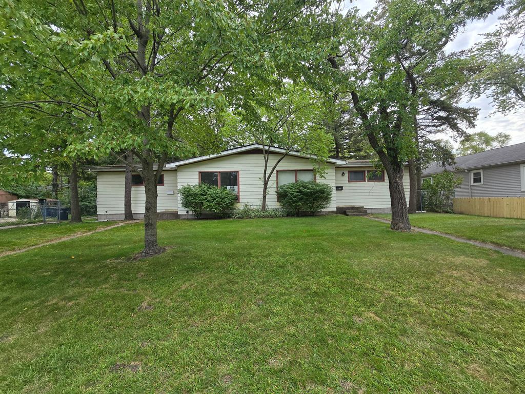 Photo of 721 N Carroll Avenue, Michigan City, IN 46360 (MLS # 836335)