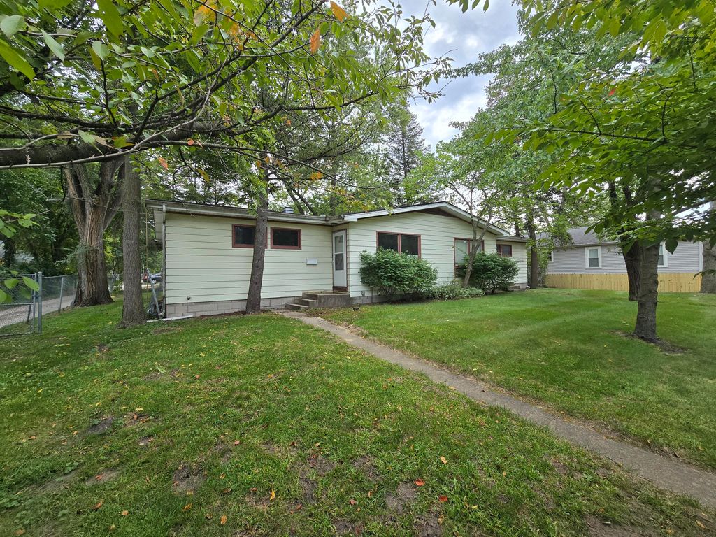 Photo of 721 N Carroll Avenue, Michigan City, IN 46360 (MLS # 836335)