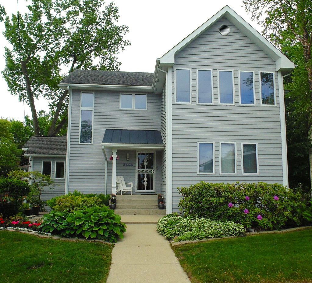 Photo of 8508 Pine Avenue, Gary, IN 46403 (MLS # 835210)