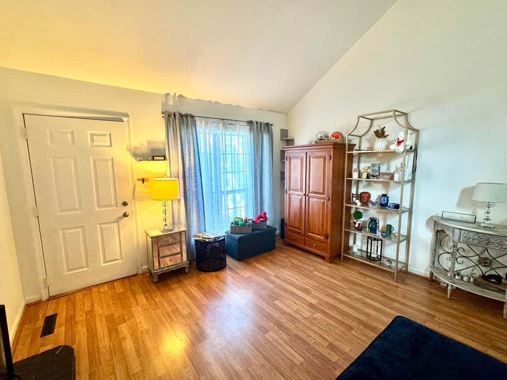 Photo of 1927 Springvale Drive, Crown Point, IN 46307 (MLS # 844184)
