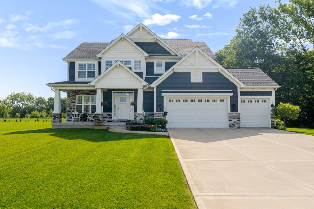 Photo of 875 Farmview Drive, Valparaiso, IN 46383 (MLS # 844468)