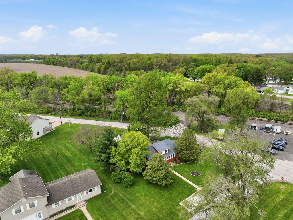 Photo of 131 N 18th Street, Chesterton, IN 46304 (MLS # 838505)
