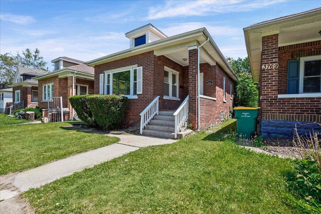 Photo of 3761 Jackson Street, Gary, IN 46408 (MLS # 844317)