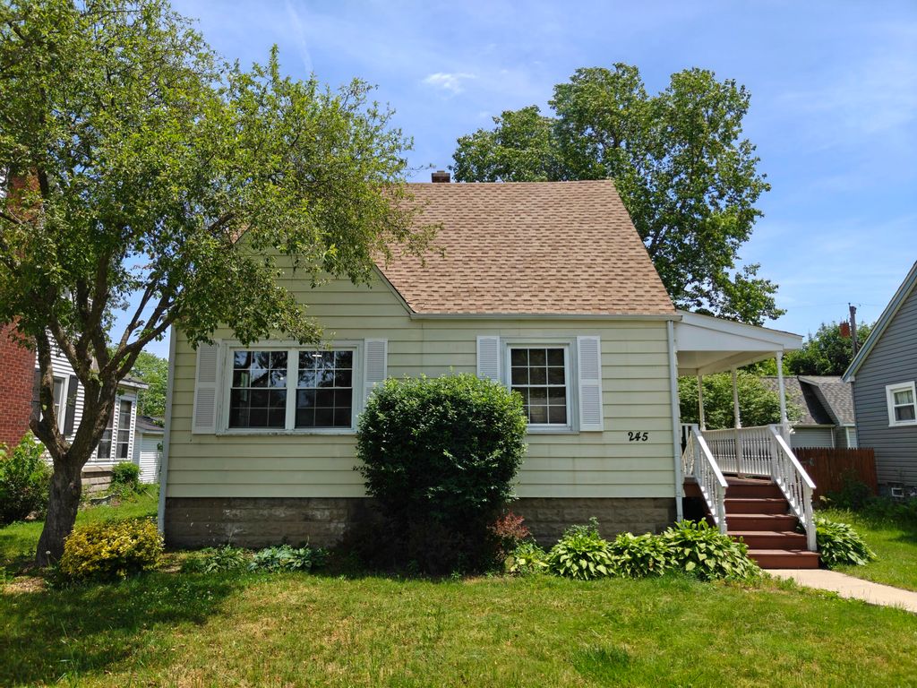 Photo of 245 N Indiana Street, Griffith, IN 46319 (MLS # 840140)